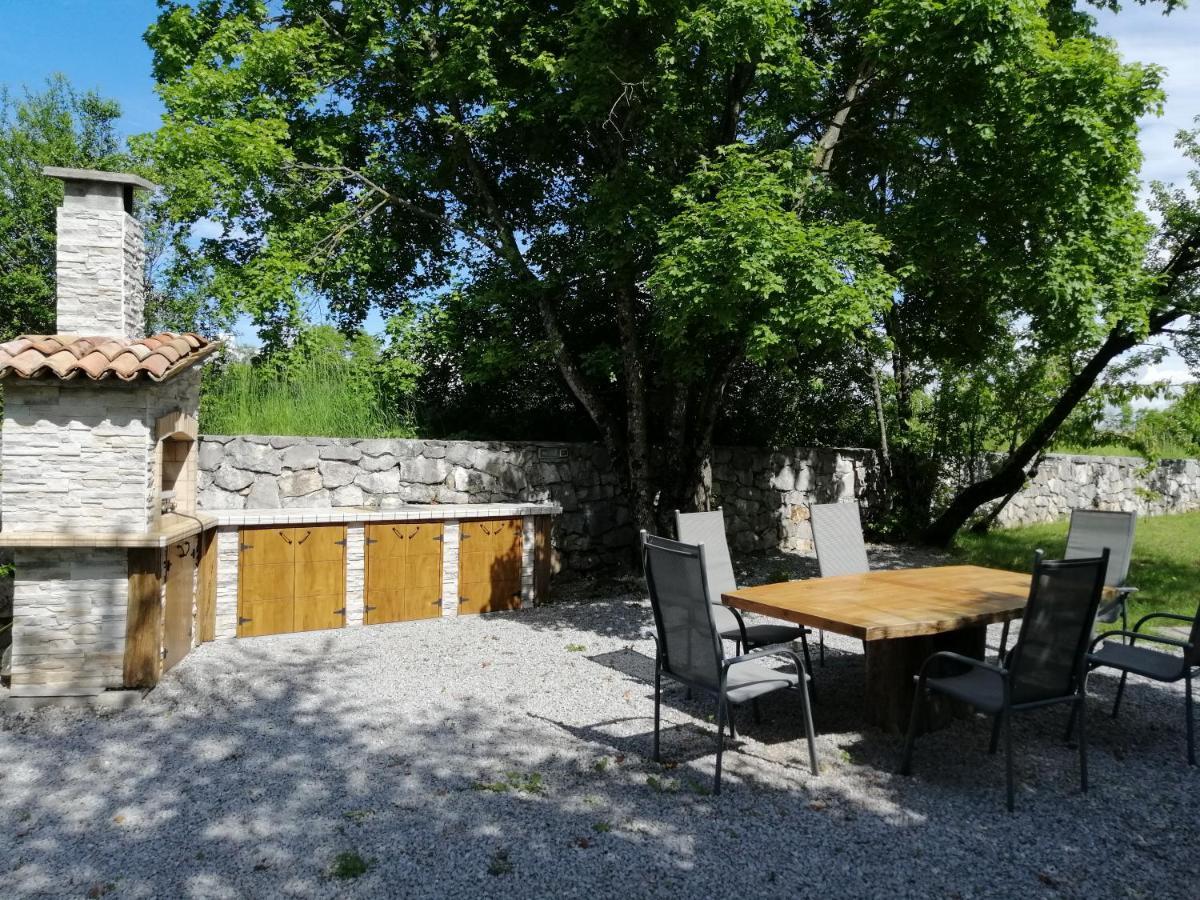 Apartma Louis Dutovlje Exterior photo