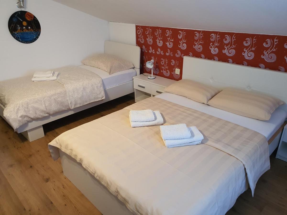 Apartma Louis Dutovlje Exterior photo
