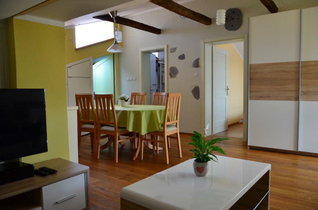 Apartma Louis Dutovlje Exterior photo
