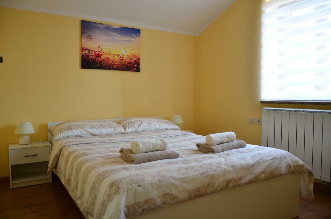 Apartma Louis Dutovlje Exterior photo