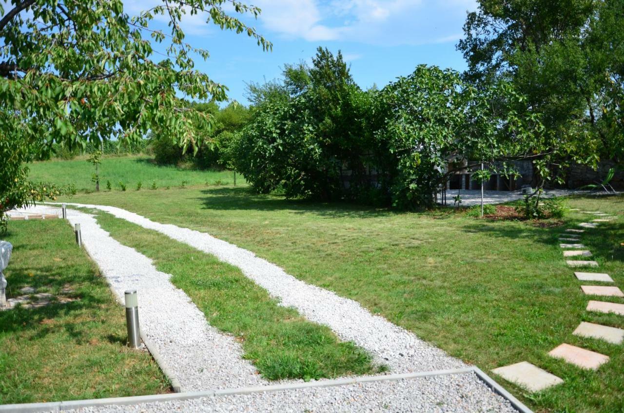 Apartma Louis Dutovlje Exterior photo